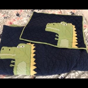 Pottery Barn navy twin quilt with Sham . 🦖🦖